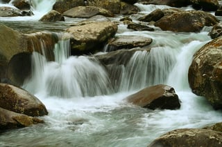 saratoga-springs-rock-waterfall